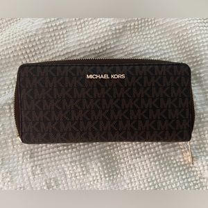 Michael Kors Wristlet Wallet
